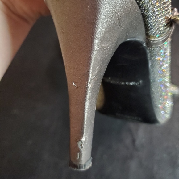 Beauty of the Sparkle Dana Buchman Heel - Picture 5 of 7